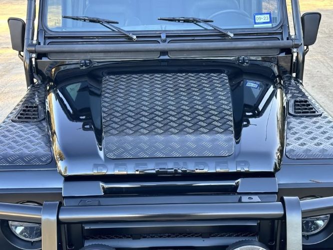 Land-rover-Defender-110-1993-Santorini-Black-Black-Leather-15
