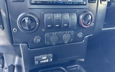 Land-rover-Defender-110-1993-Santorini-Black-Black-Leather-2