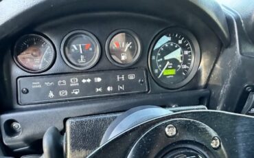 Land-rover-Defender-110-1993-Santorini-Black-Black-Leather-3