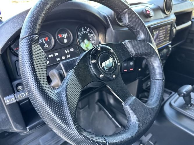 Land-rover-Defender-110-1993-Santorini-Black-Black-Leather-4