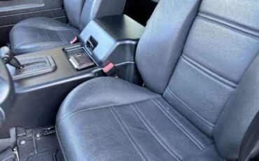 Land-rover-Defender-110-1993-Santorini-Black-Black-Leather-5