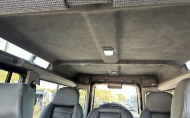 Land-rover-Defender-110-1993-Santorini-Black-Black-Leather-7