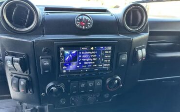 Land-rover-Defender-110-1993-Santorini-Black-Black-Leather-8
