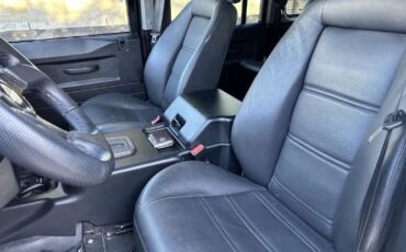 Land-rover-Defender-110-1993-Santorini-Black-Black-Leather-9