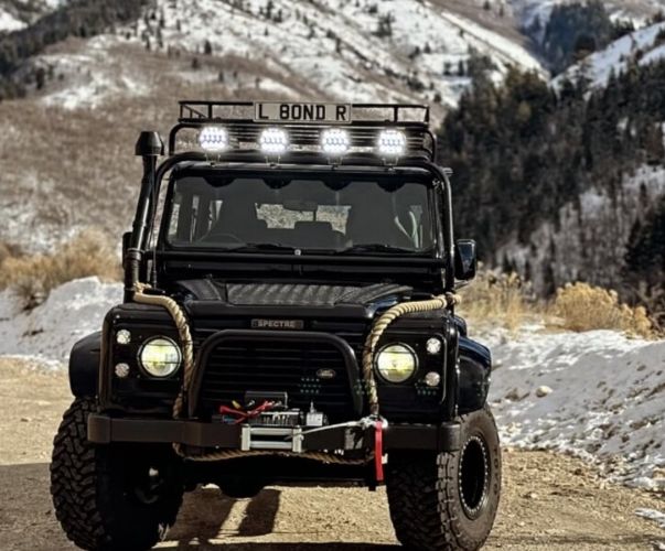 Land-rover-Defender-1980-13