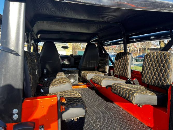 Land-rover-Defender-1985-Orange-11