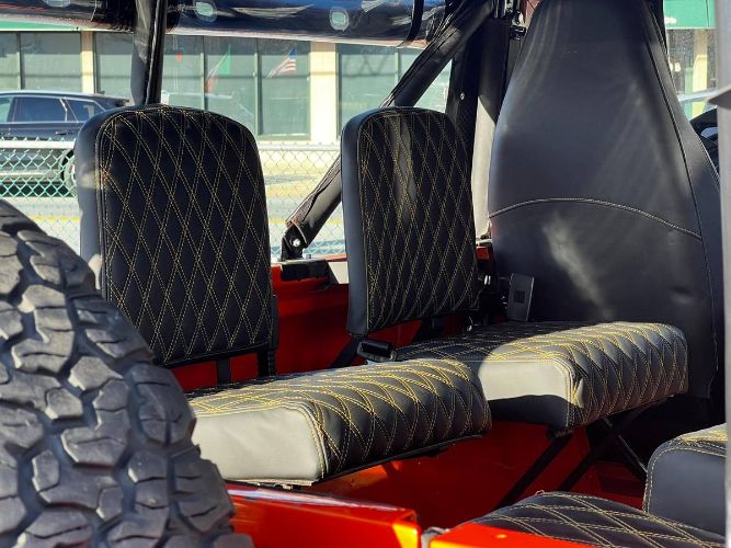 Land-rover-Defender-1985-Orange-12