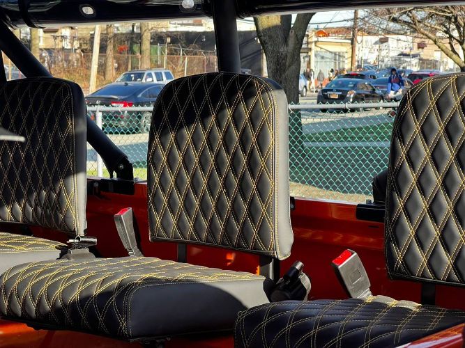 Land-rover-Defender-1985-Orange-13