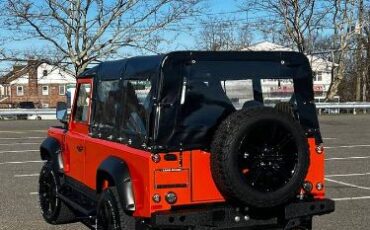Land-rover-Defender-1985-Orange-18