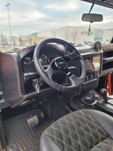 Land-rover-Defender-1985-Orange-9