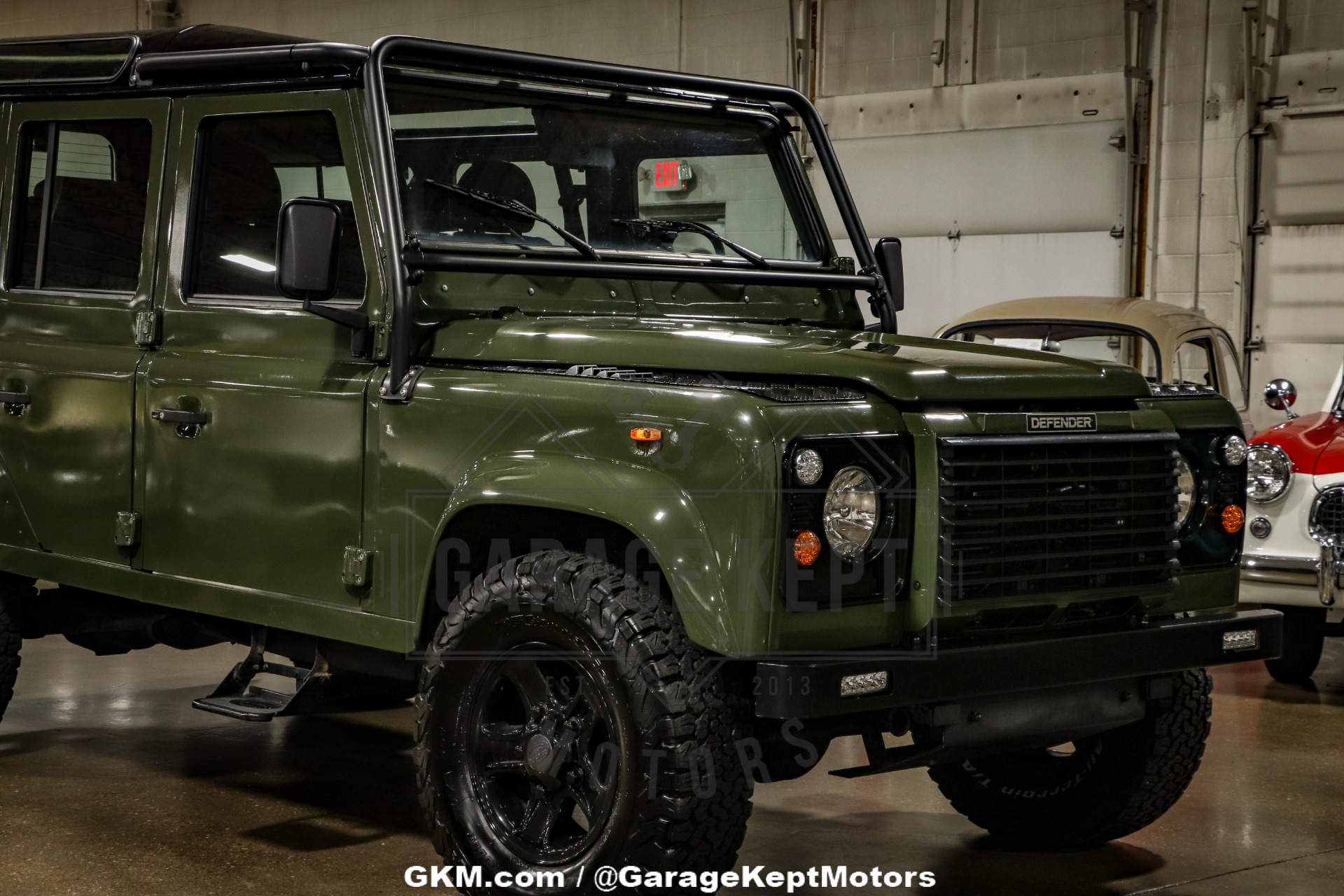 Land-rover-Defender-1986-Green-Black-10