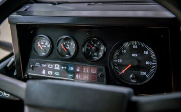 Land-rover-Defender-1986-Green-Black-13