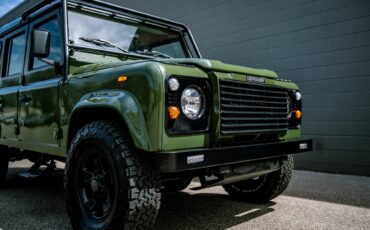 Land-rover-Defender-1986-Green-Black-2