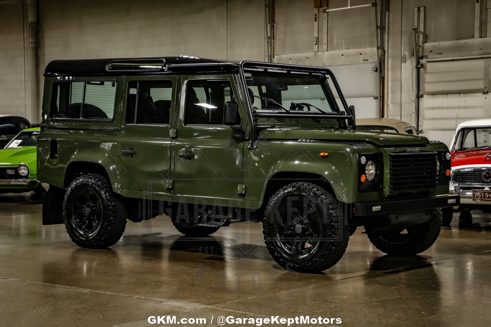 Land-rover-Defender-1986-Green-Black-24