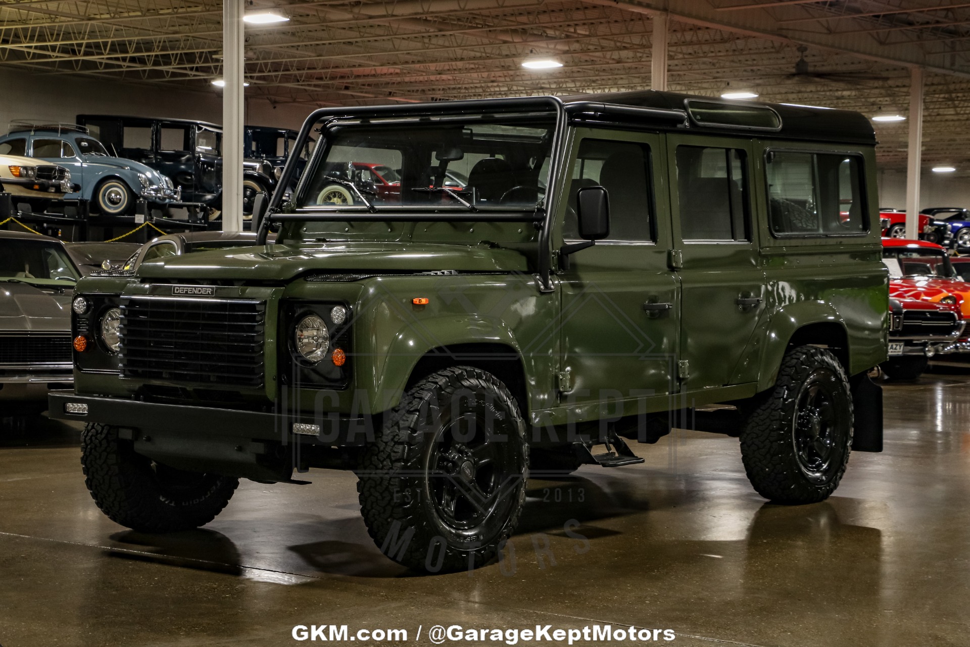 Land-rover-Defender-1986-Green-Black-25