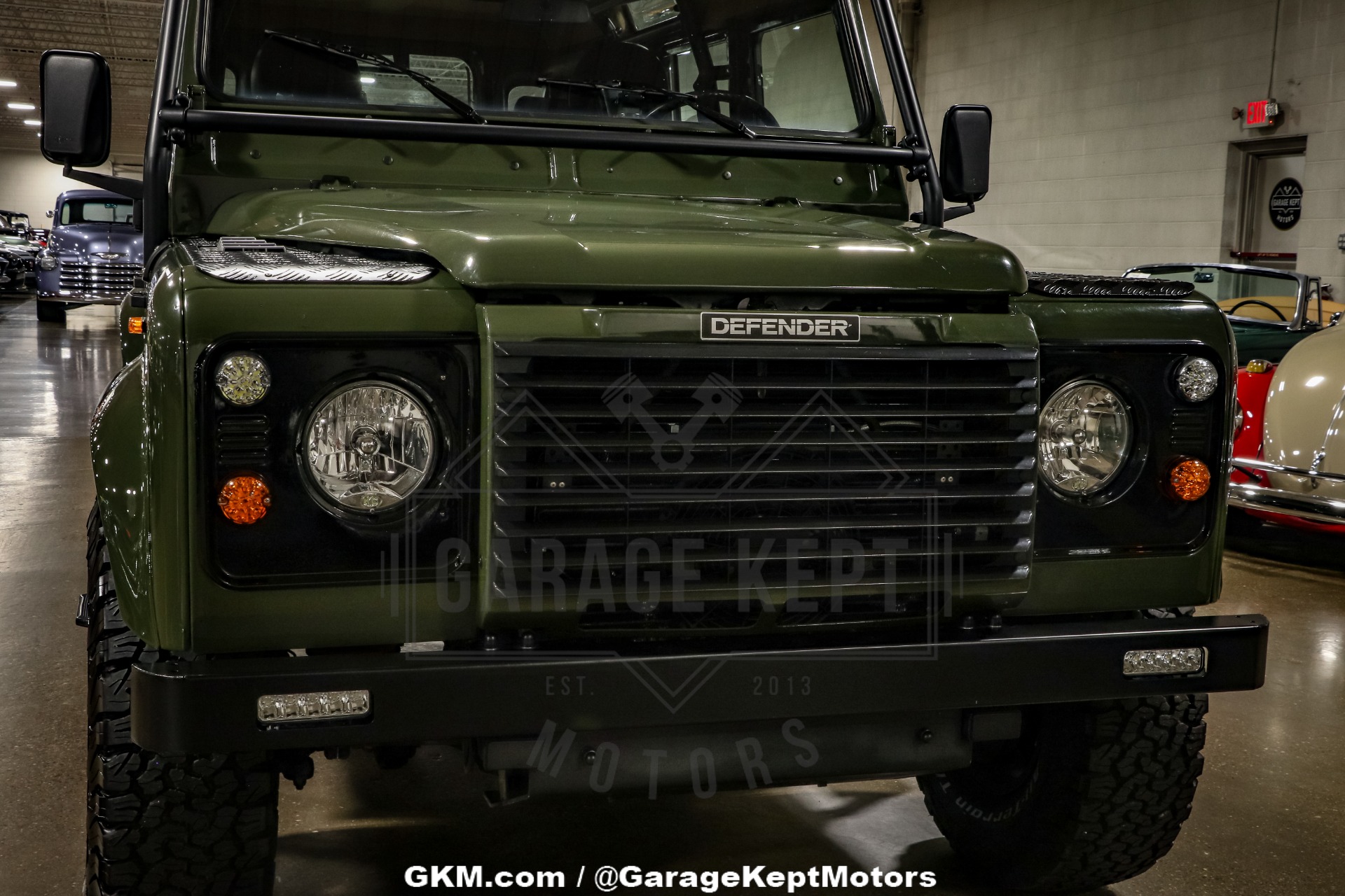 Land-rover-Defender-1986-Green-Black-35