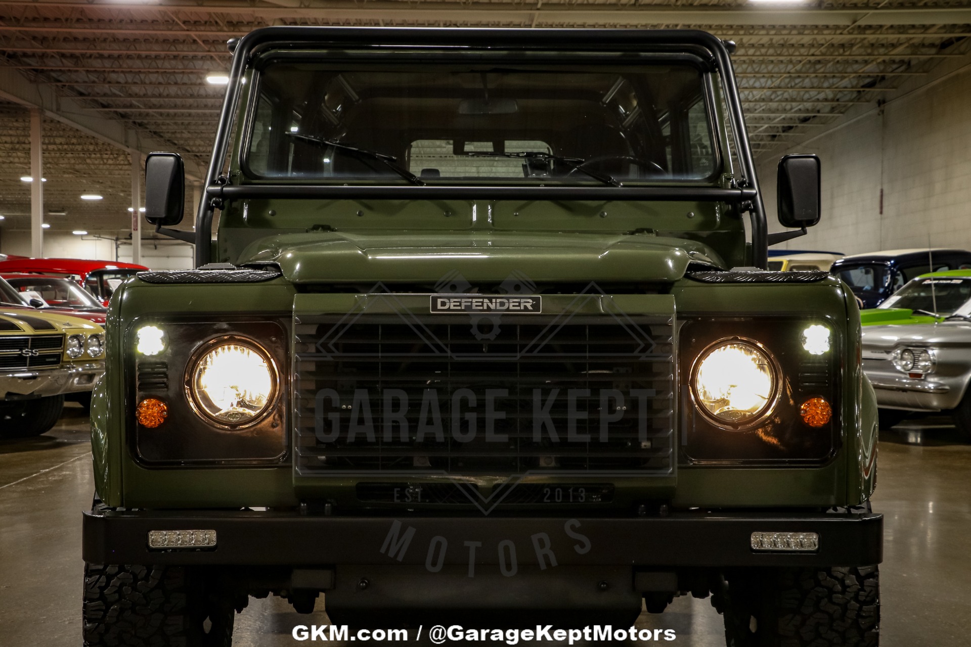 Land-rover-Defender-1986-Green-Black-38