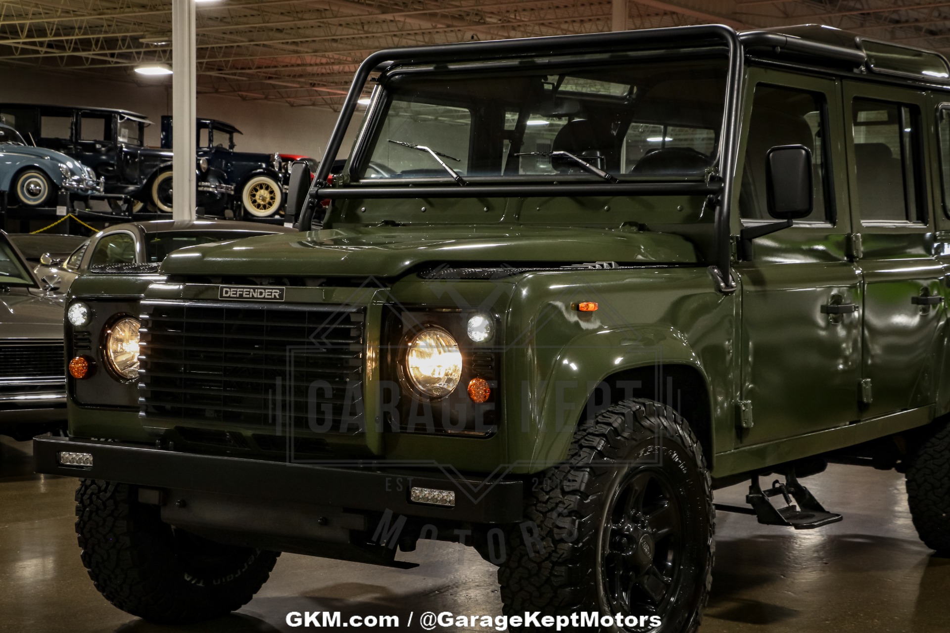 Land-rover-Defender-1986-Green-Black-39