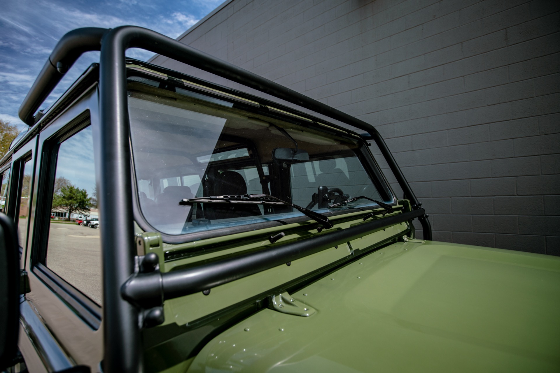 Land-rover-Defender-1986-Green-Black-4