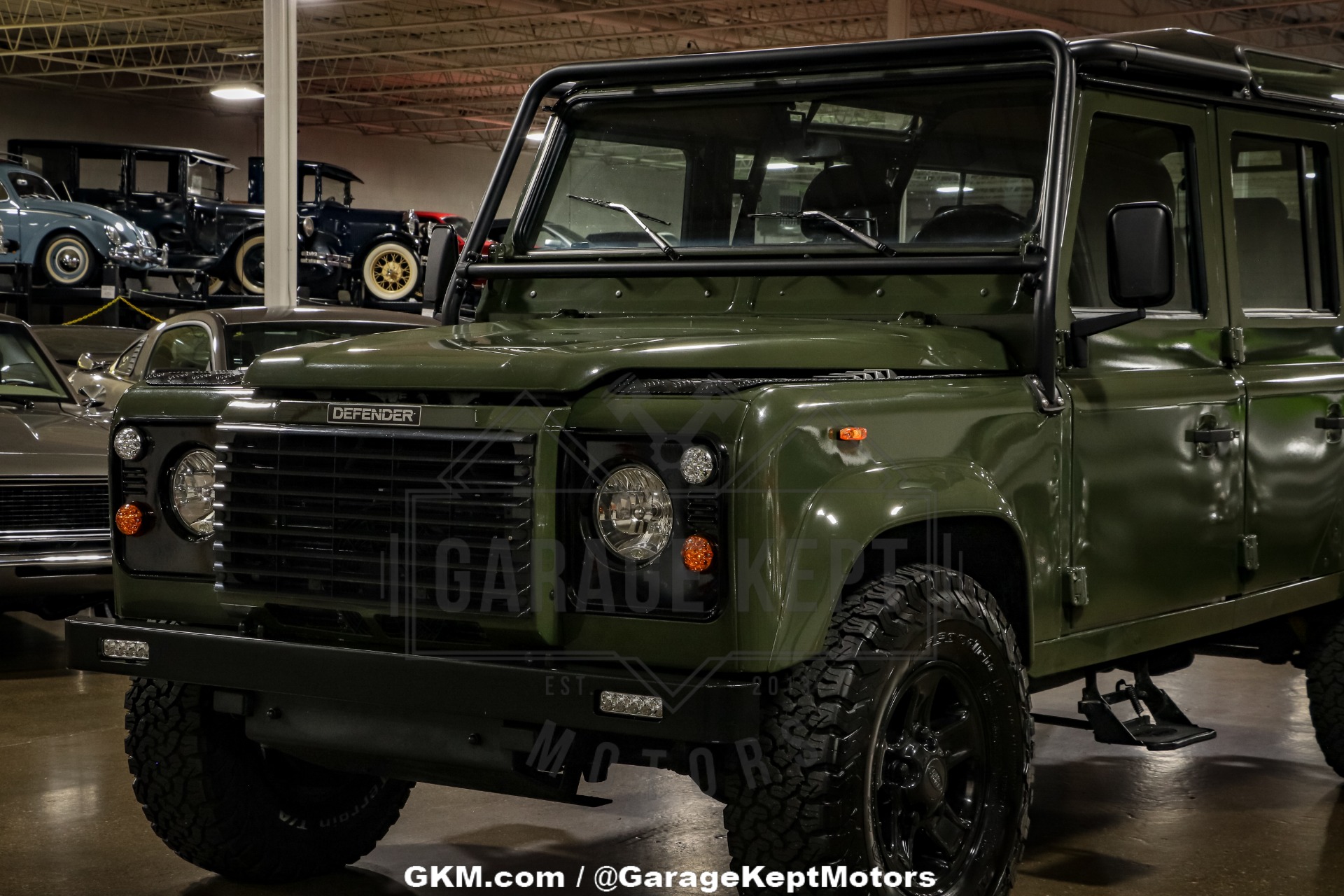 Land-rover-Defender-1986-Green-Black-40