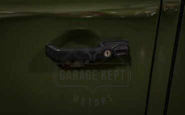 Land-rover-Defender-1986-Green-Black-47