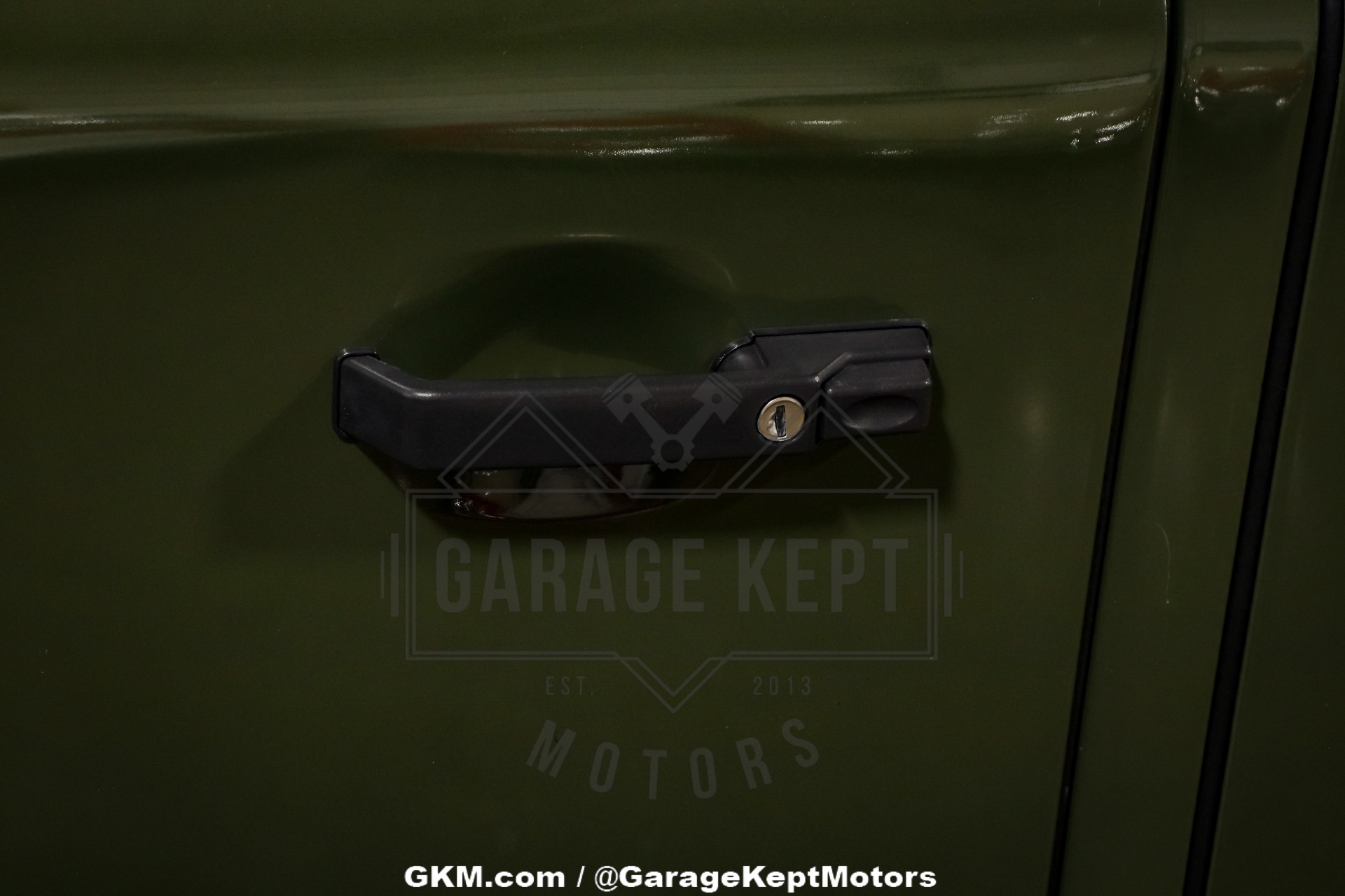 Land-rover-Defender-1986-Green-Black-47