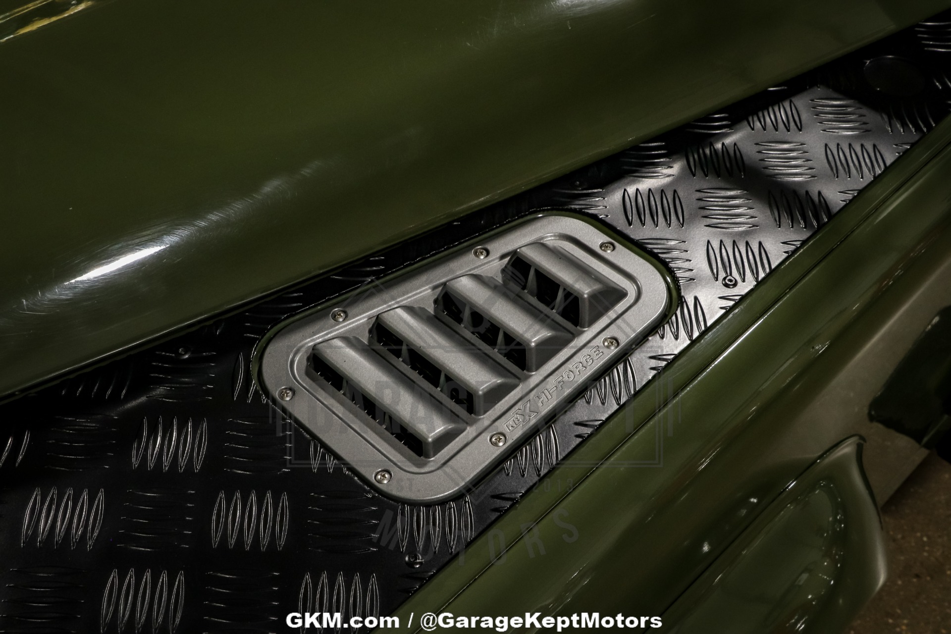 Land-rover-Defender-1986-Green-Black-48