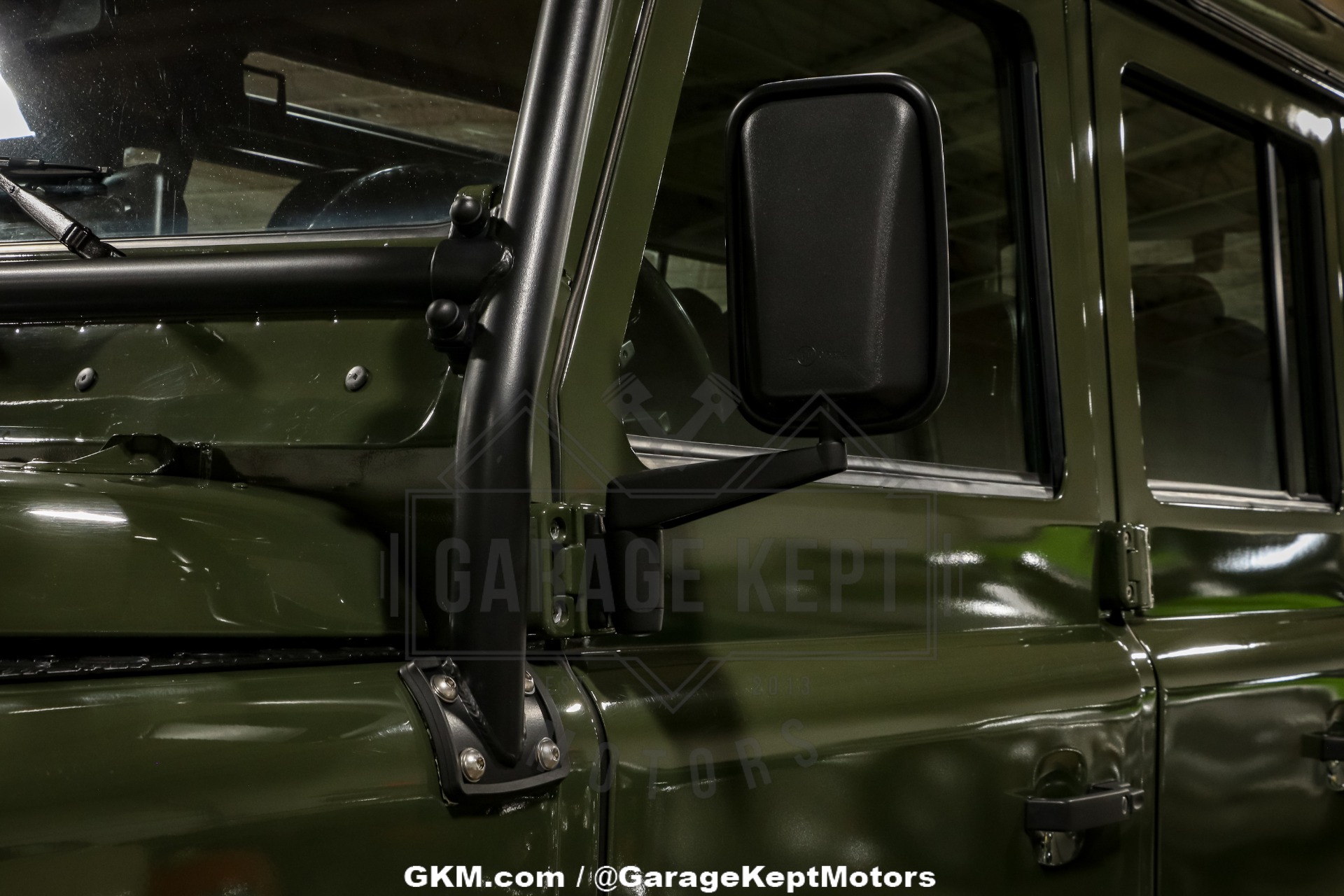 Land-rover-Defender-1986-Green-Black-49