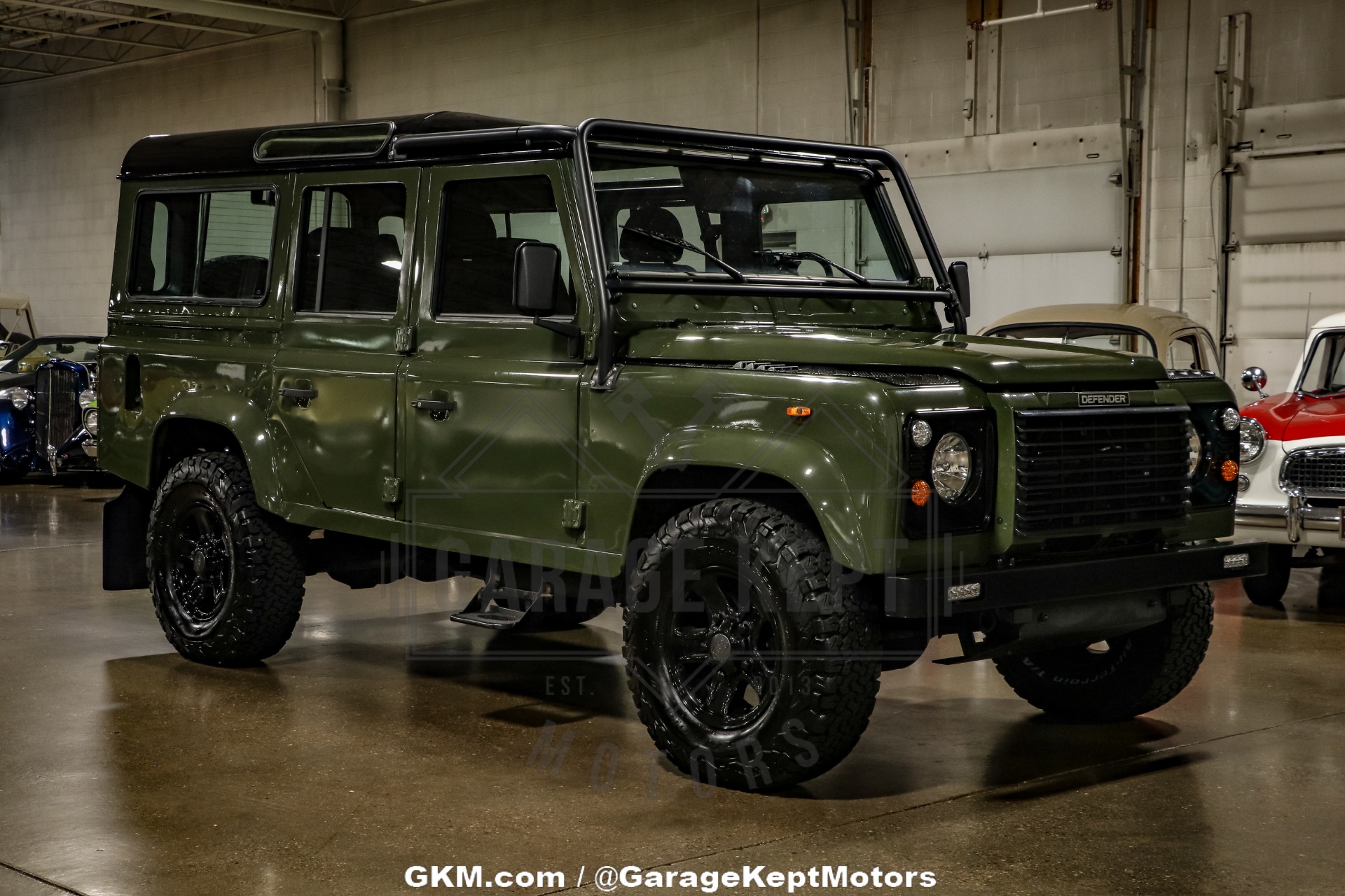 Land-rover-Defender-1986-Green-Black-9