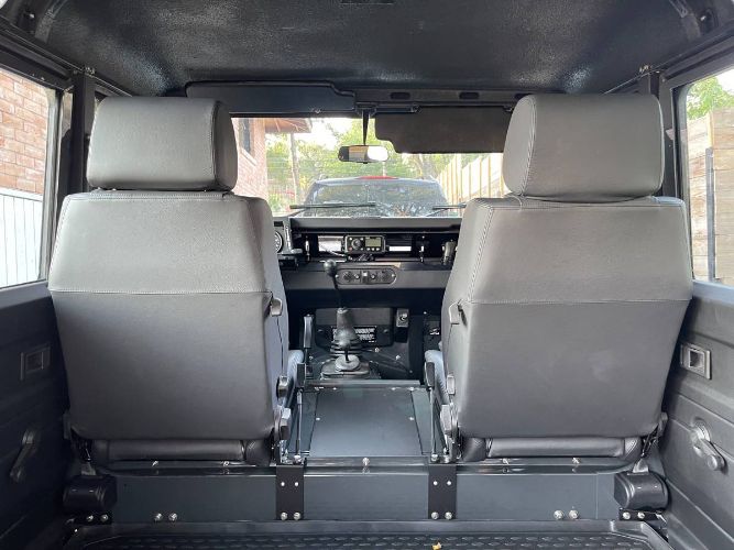Land-rover-Defender-1987-Gray-13