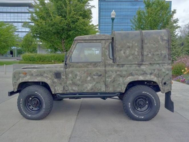Land-rover-Defender-1988-Camo-Gray-6