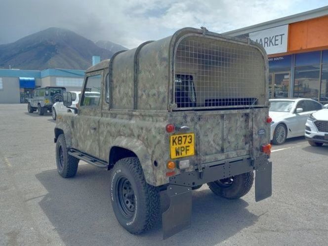 Land-rover-Defender-1988-Camo-Gray-8