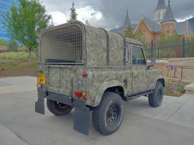 Land-rover-Defender-1988-Camo-Gray-9