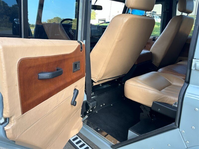 Land-rover-Defender-1990-Gray-Black-13