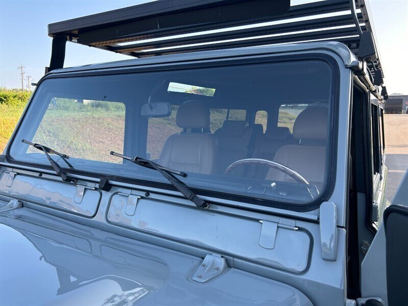 Land-rover-Defender-1990-Gray-Black-17