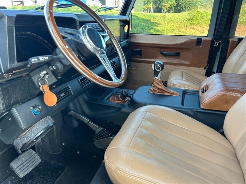 Land-rover-Defender-1990-Gray-Black-33