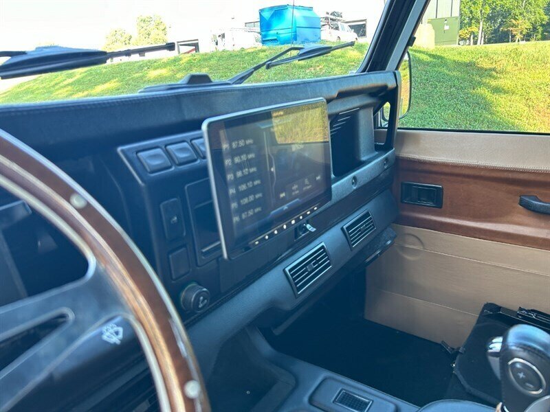 Land-rover-Defender-1990-Gray-Black-35