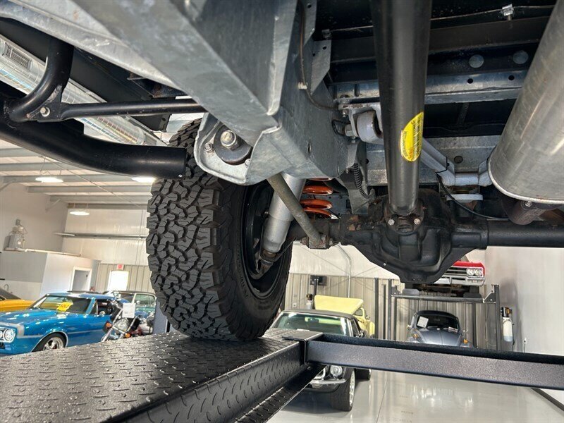 Land-rover-Defender-1990-Gray-Black-46
