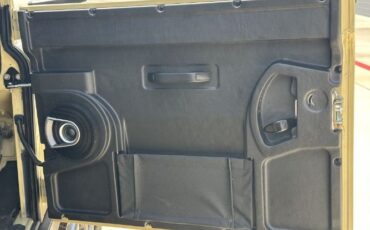Land-rover-Defender-1990-Tan-11