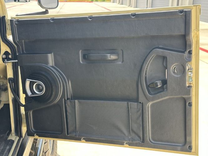 Land-rover-Defender-1990-Tan-11