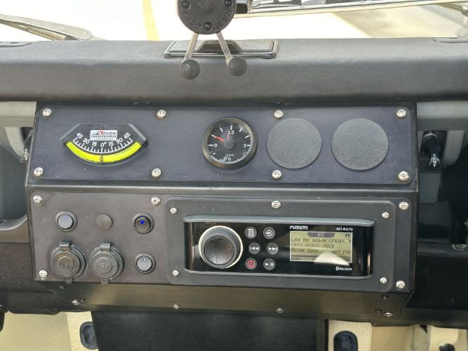 Land-rover-Defender-1990-Tan-13
