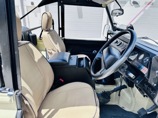 Land-rover-Defender-1990-Tan-21
