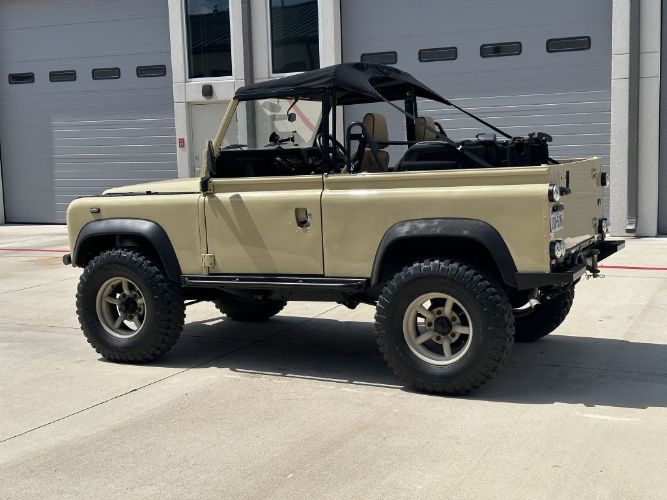 Land-rover-Defender-1990-Tan-3