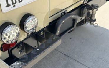 Land-rover-Defender-1990-Tan-5