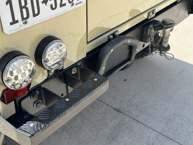 Land-rover-Defender-1990-Tan-5