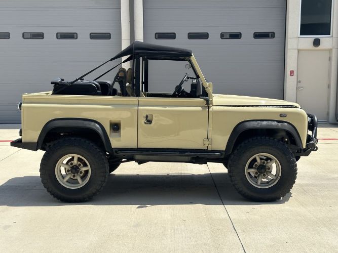 Land-rover-Defender-1990-Tan-9