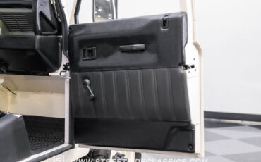 Land-rover-Defender-1991-White-Black-17