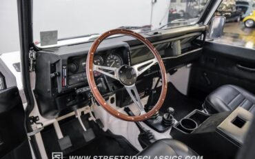 Land-rover-Defender-1991-White-Black-2