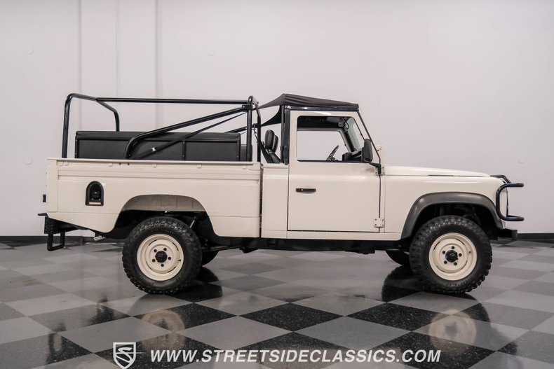 Land-rover-Defender-1991-White-Black-25