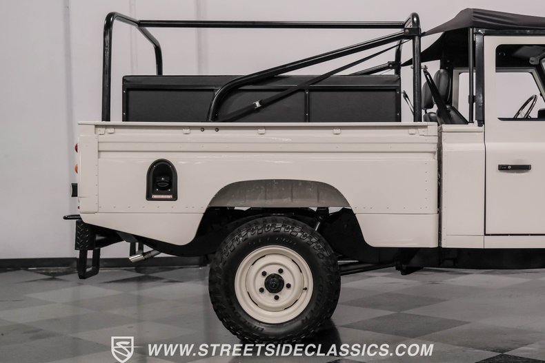 Land-rover-Defender-1991-White-Black-26